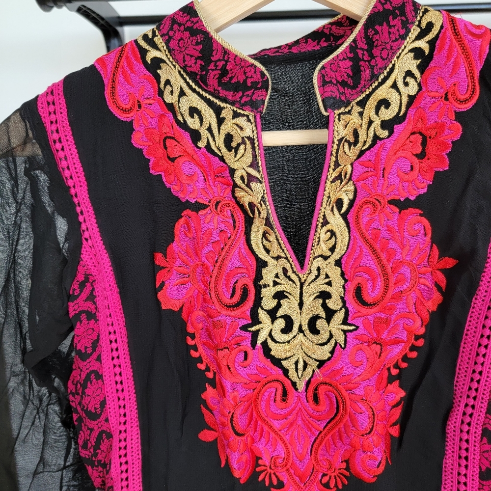 Pakistani suit - Picture 2 of 3